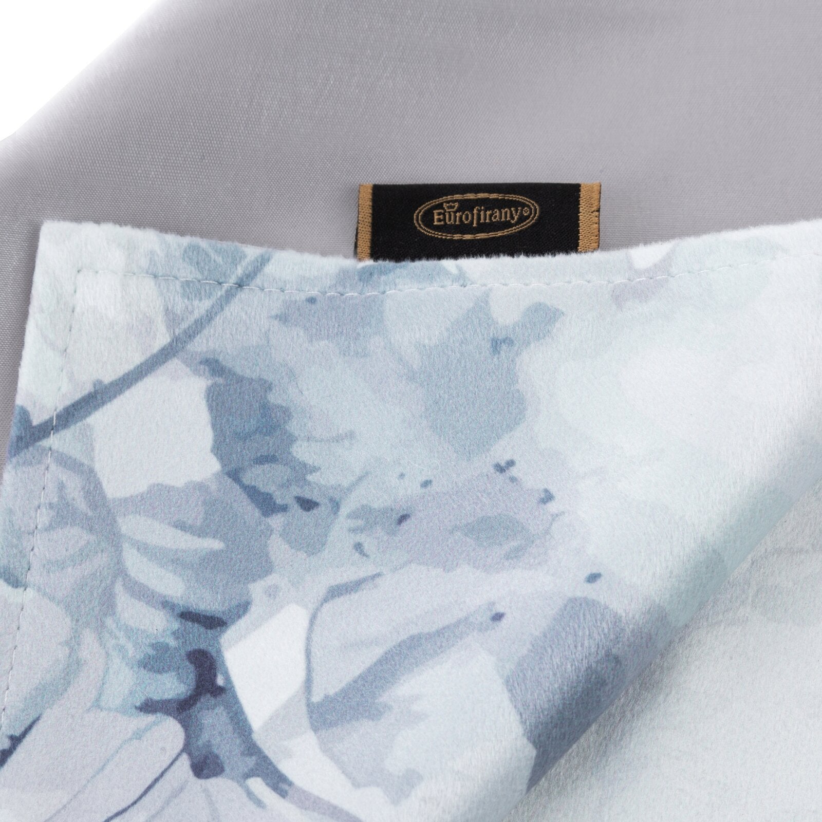 0428c3c370e36702f7228205490413a6